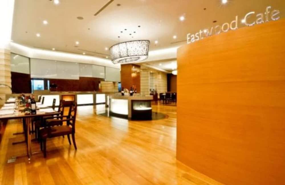 Eastwood Richmonde Hotel Manila Pasig City Exterior photo