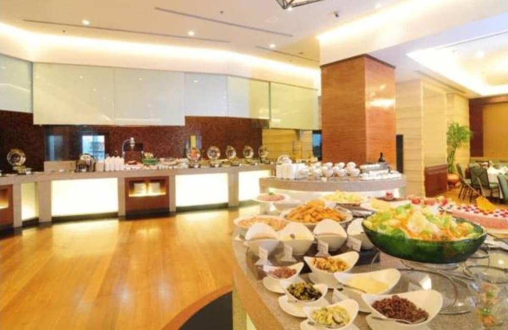 Eastwood Richmonde Hotel Manila Pasig City Exterior photo